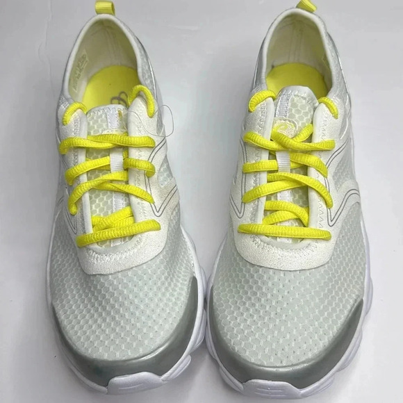 Easy Spirit 360 size 9 1/2 white sneakers with no signs of wear - Picture 4 of 4